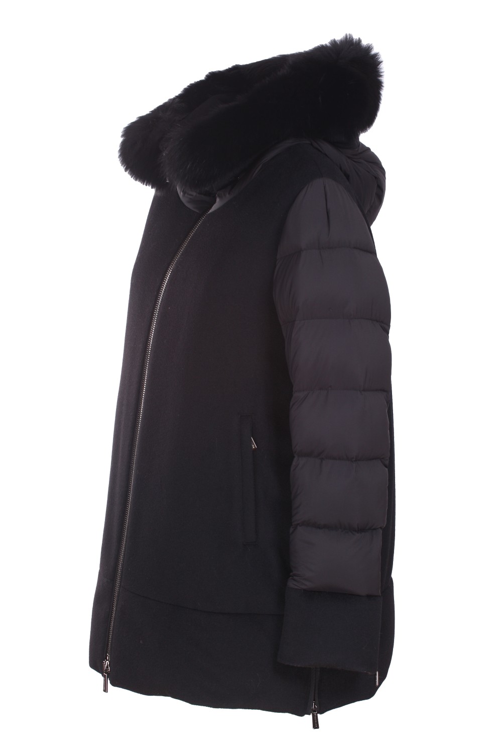 shop MOORER Saldi Giaccone: Moorer giaccone "FRESIA" in misto cachemire.
Cappuccio con bordo in pelliccia staccabile.
Maniche lunghe con zip.
Tascge laterali a filo.
Maniche trapuntate in nylon.
Dettaglio cerniere sui fianchi.
Chiusura con zip con doppio cursore.
Vestibilità regolare.
Composizione: 90% lana vergine 10% cachemire.
Fabbricato in Italia.. FRESIA LE-NERO U0001 number 3191459